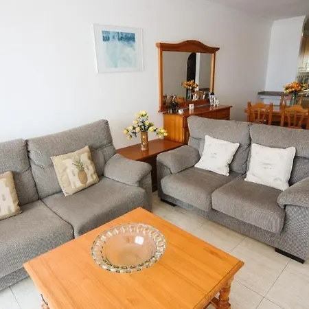 Villa In Puerto Del Carmen Sleeps 5 Includes Swimming Pool 3 *
